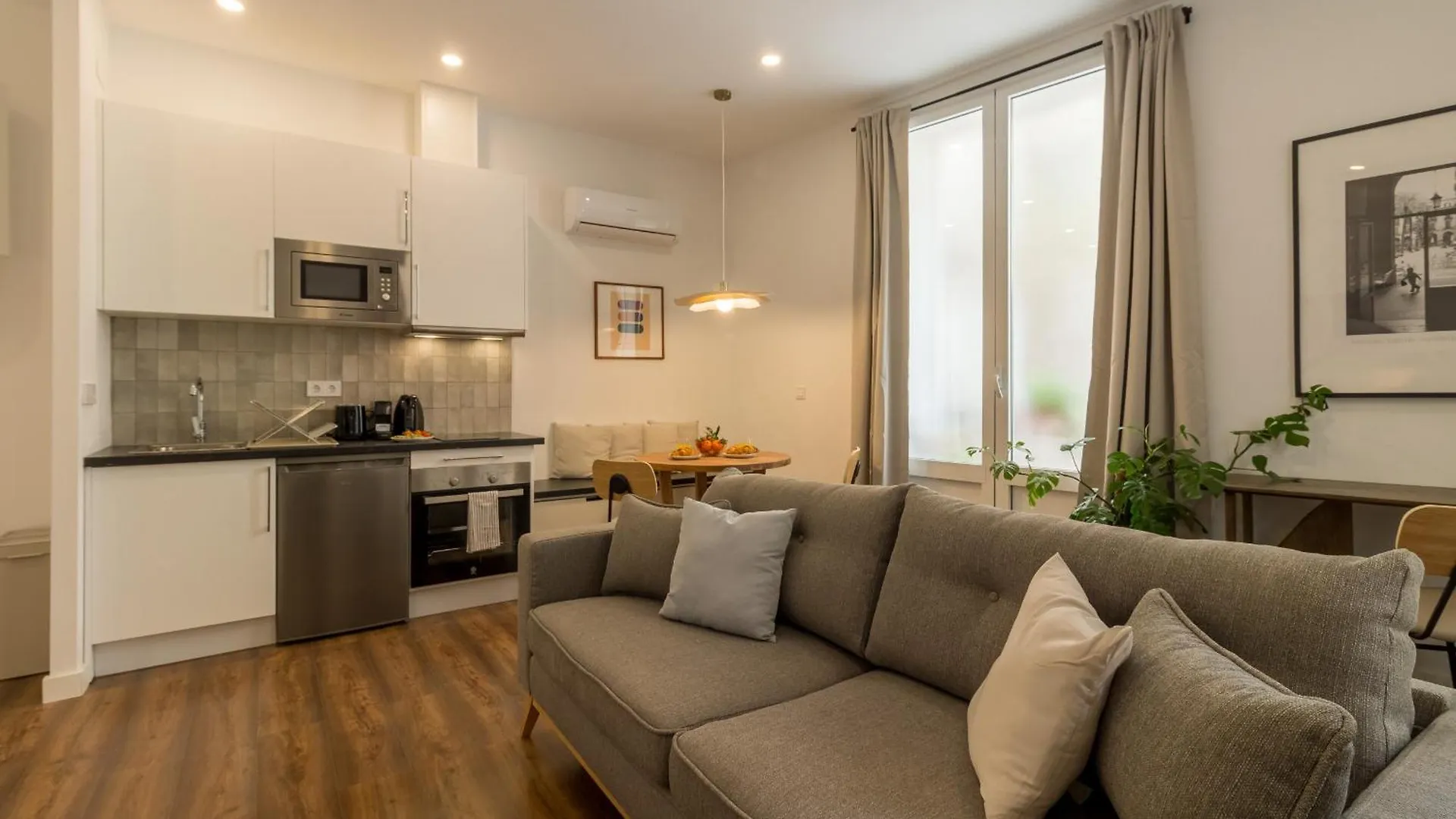 Comfy Stay Barcelona Cathedral 아파트