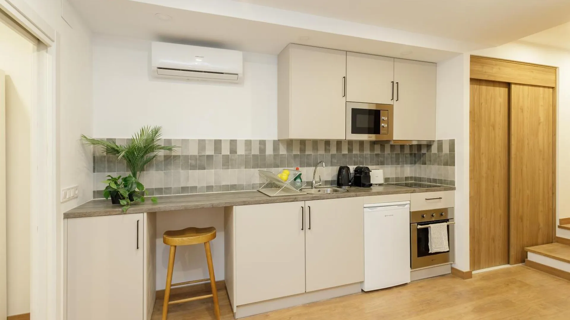 아파트 Comfy Stay Barcelona Cathedral