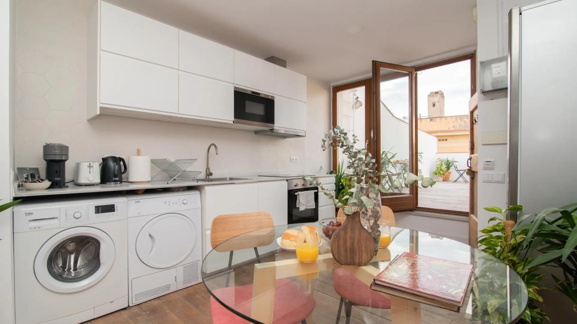 Comfy Stay Barcelona Cathedral شقة